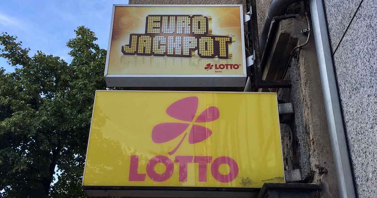 EuroJackpot Schild an einem Kisok
